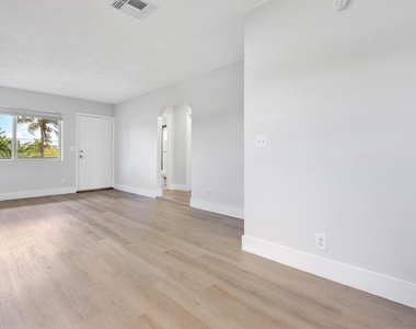 720 Ne 7th Street - Photo Thumbnail 13