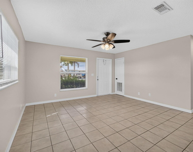 8697 Se Hobe Ridge Avenue - Photo Thumbnail 7