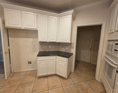 1507 Browning Lane - Photo Thumbnail 12