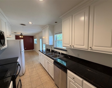 1437 W Ball Street - Photo Thumbnail 5