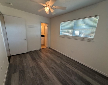 1437 W Ball Street - Photo Thumbnail 13