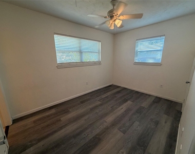 1437 W Ball Street - Photo Thumbnail 14