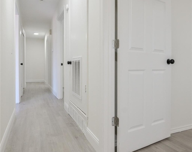 508 Rogers Way - Photo Thumbnail 10