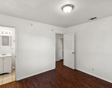 809 Helen Drive - Photo Thumbnail 10