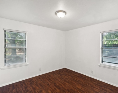 809 Helen Drive - Photo Thumbnail 9