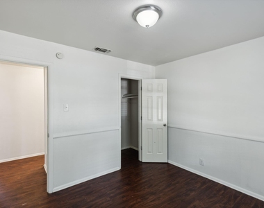 809 Helen Drive - Photo Thumbnail 20