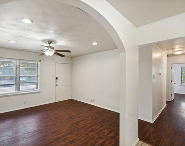 809 Helen Drive - Photo Thumbnail 17