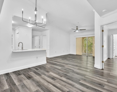 2433 Centergate Drive - Photo Thumbnail 5