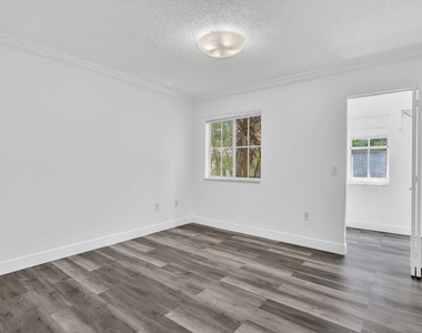 2433 Centergate Drive - Photo Thumbnail 31