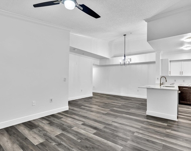 2433 Centergate Drive - Photo Thumbnail 12