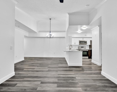 2433 Centergate Drive - Photo Thumbnail 13
