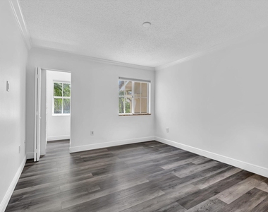 2433 Centergate Drive - Photo Thumbnail 24