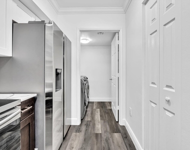 2433 Centergate Drive - Photo Thumbnail 20