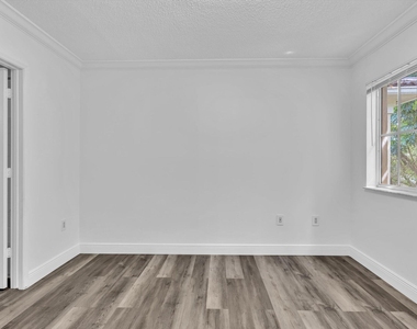2433 Centergate Drive - Photo Thumbnail 35