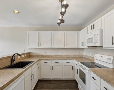 2034 Peregrine Court - Photo Thumbnail 11