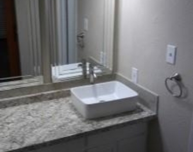 2108 Sam Houston Drive - Photo Thumbnail 14