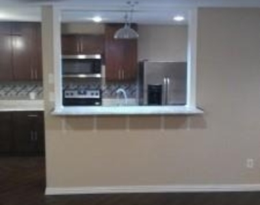 2108 Sam Houston Drive - Photo Thumbnail 2