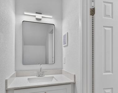 11451 Lakeview Drive - Photo Thumbnail 3