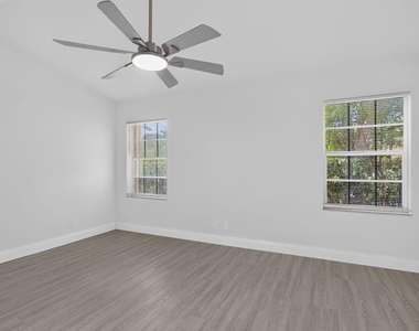 11451 Lakeview Drive - Photo Thumbnail 12