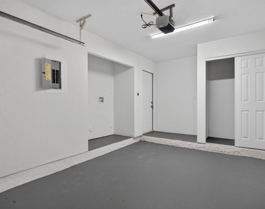 11451 Lakeview Drive - Photo Thumbnail 17