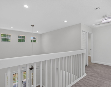 11451 Lakeview Drive - Photo Thumbnail 18