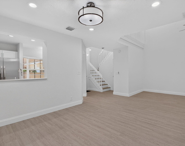 11451 Lakeview Drive - Photo Thumbnail 11