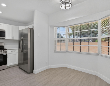 11451 Lakeview Drive - Photo Thumbnail 4