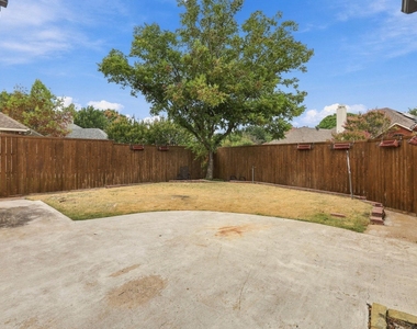 906 Homestead Trail - Photo Thumbnail 22