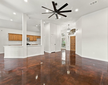 906 Homestead Trail - Photo Thumbnail 6