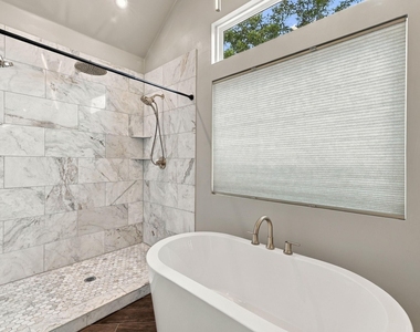 906 Homestead Trail - Photo Thumbnail 16