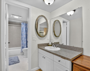 555 Se 8th Street - Photo Thumbnail 14