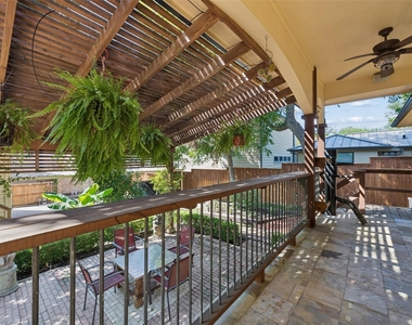 8525 Briarwood Lane - Photo Thumbnail 20
