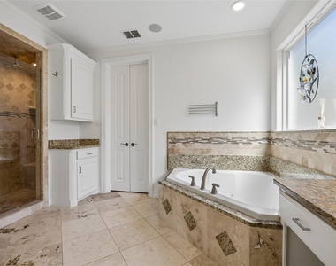 8525 Briarwood Lane - Photo Thumbnail 15
