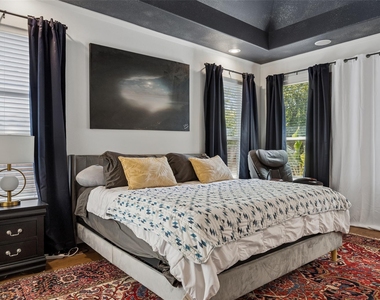 8525 Briarwood Lane - Photo Thumbnail 13