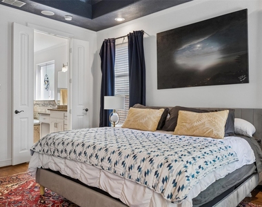 8525 Briarwood Lane - Photo Thumbnail 12