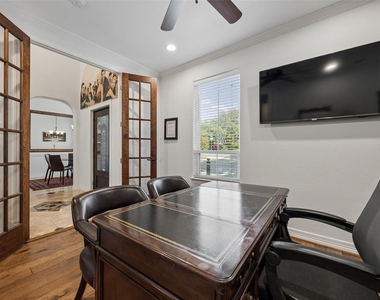 8525 Briarwood Lane - Photo Thumbnail 3