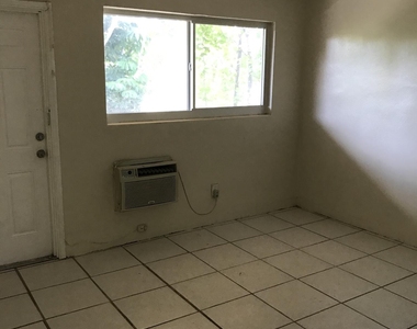 700 Nw 10th Terrace - Photo Thumbnail 5