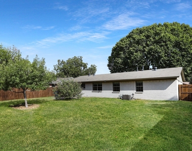 3052 Cameo Lane - Photo Thumbnail 16