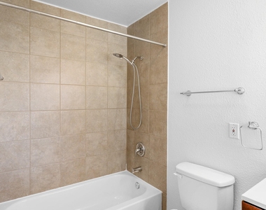3052 Cameo Lane - Photo Thumbnail 10