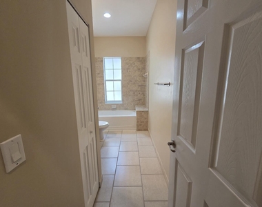 4409 Coquina Winds Way - Photo Thumbnail 14