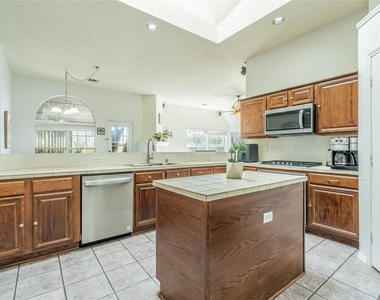 3112 Trailwood Lane - Photo Thumbnail 4