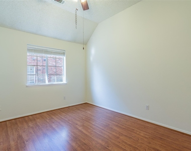 3112 Trailwood Lane - Photo Thumbnail 9