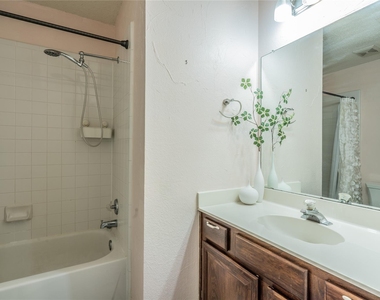3112 Trailwood Lane - Photo Thumbnail 12