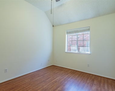 3112 Trailwood Lane - Photo Thumbnail 10