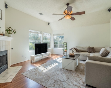 3112 Trailwood Lane - Photo Thumbnail 3