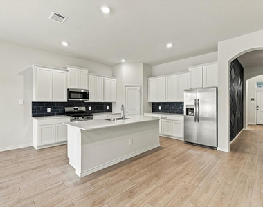 1705 Patricia Drive - Photo Thumbnail 5