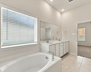 1705 Patricia Drive - Photo Thumbnail 20