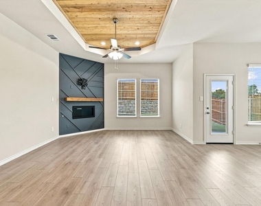 1705 Patricia Drive - Photo Thumbnail 14