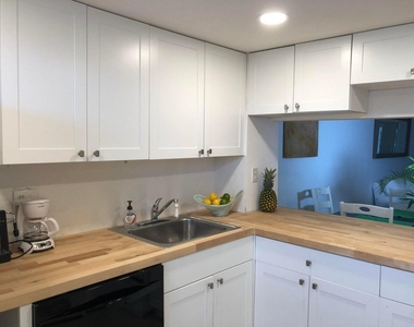 9826 Marina Boulevard - Photo Thumbnail 8