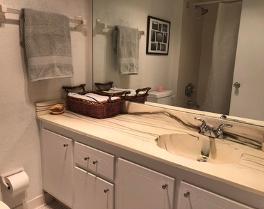 9826 Marina Boulevard - Photo Thumbnail 15